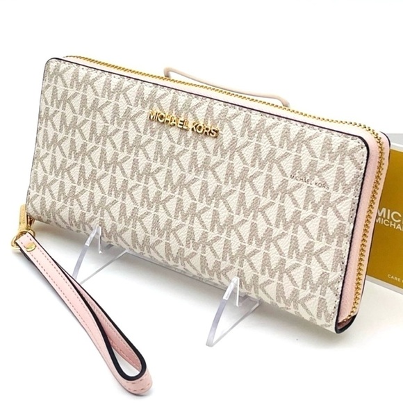 Michael Kors Large Continental Wallet Wristlet Vanilla/Light Pink (NWT) - Picture 1 of 7